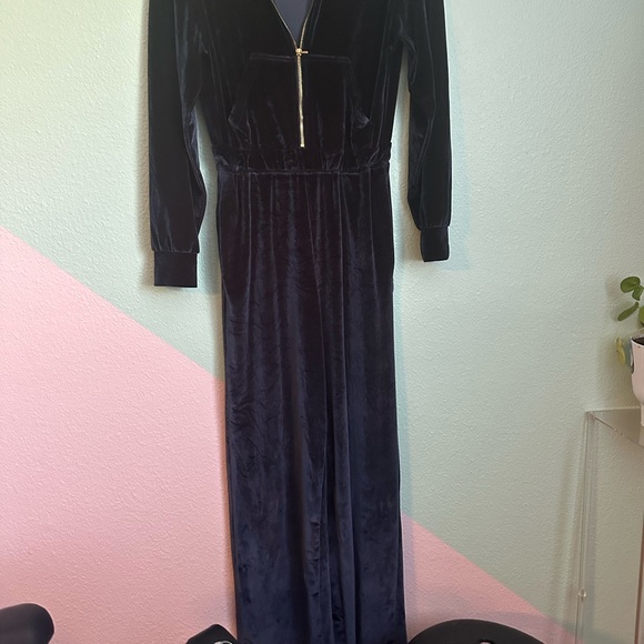 Flash Sale💝 Fabletics Navy velvet jumpsuit size S - Picture 9 of 12